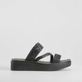 Sandalia plataforma trenzada negra NYC