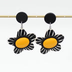 Bumble Blossom Daisy Earrings