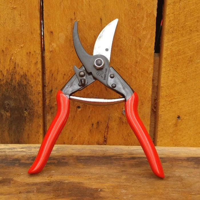 greater reach to cut branches from the fleco 5 pruner