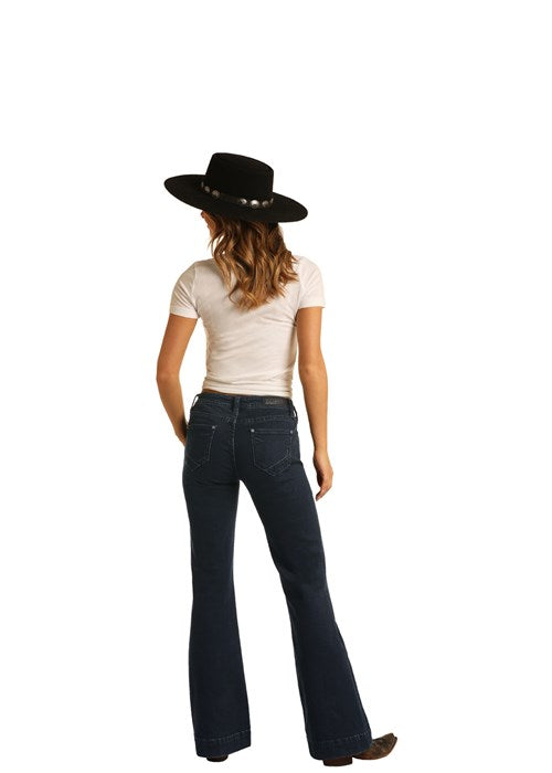 Woman wearing W8M4164 jeans and a hat, back view.