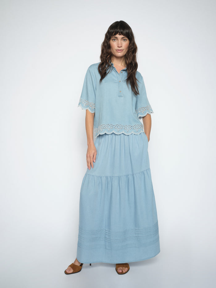 Modelshot / Light Blue / Detail