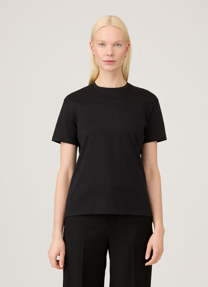 Women's Boy Fit T-shirt in Black