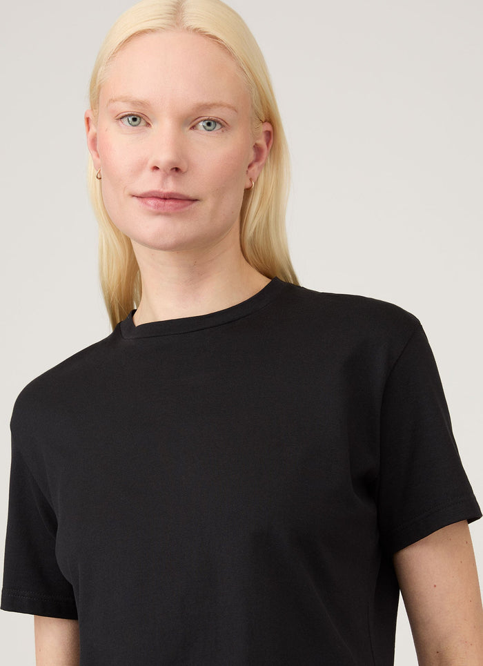 Women's Boy Fit T-shirt in Black